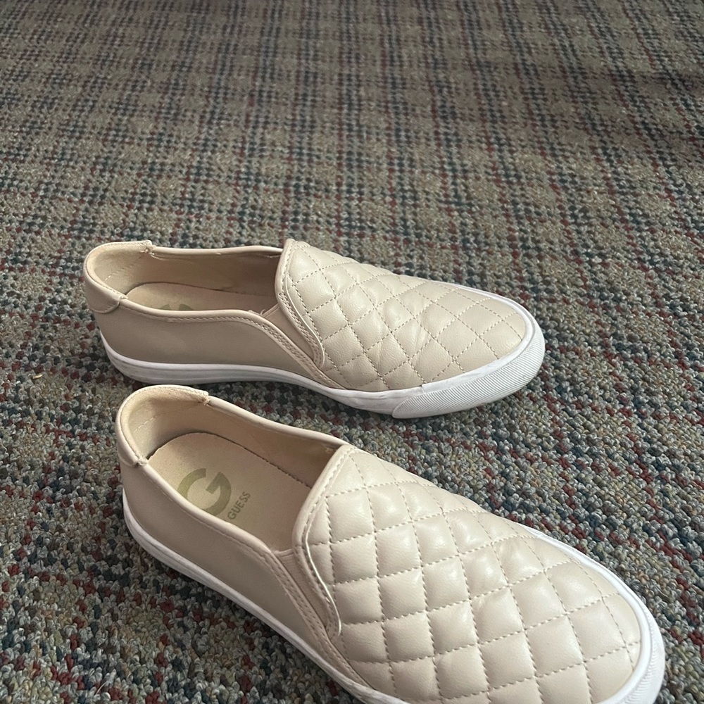Guess woman’s shoes